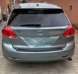 A picture of Toyota venza 2010