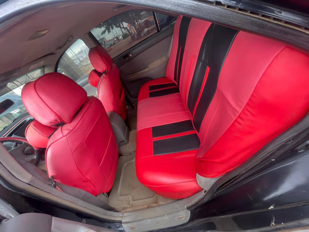 A picture of 2004 Toyota Camry