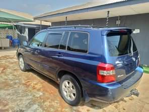 A picture of 2005 Toyota Highlander Nothing to fix Buy and drive No