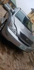 A picture of Lexus Rx330