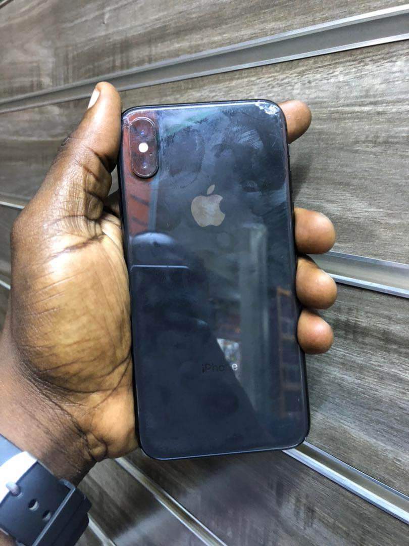 A picture of Iphone X