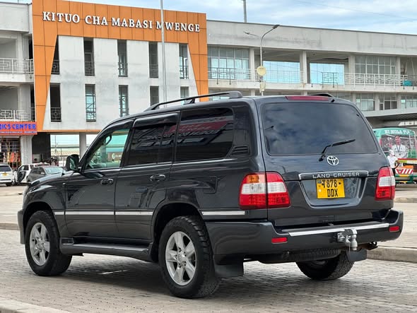A picture of LANDCRUISER VX ONSALE