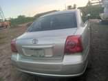 A picture of Toyota avensis 2002