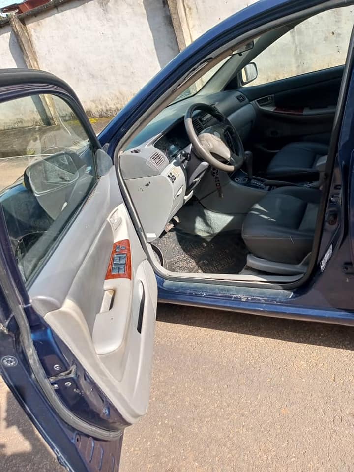 A picture of TOYOTA COROLLA