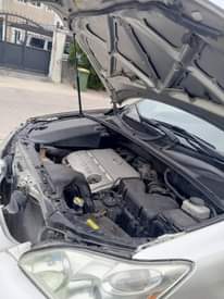 A picture of Less than 2yrs used....2006 Lexus Rx330