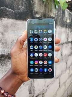 A picture of AQUOS SENSE 3 PLUS