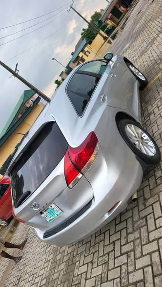 A picture of 2010 Toyota venza