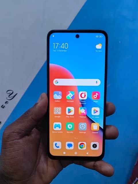 A picture of Redmi 12
