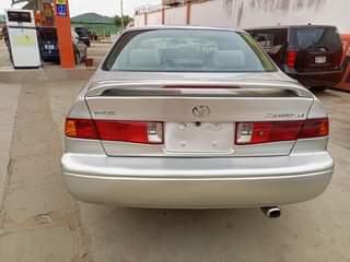 A picture of Toyota Camry drop light