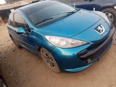 A picture of Peugeot 207 one door 4 sale Clean body and clean