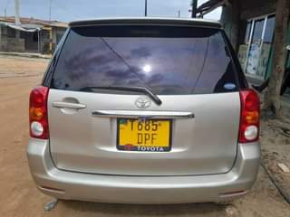 A picture of 2004 TOYOTA RAUM