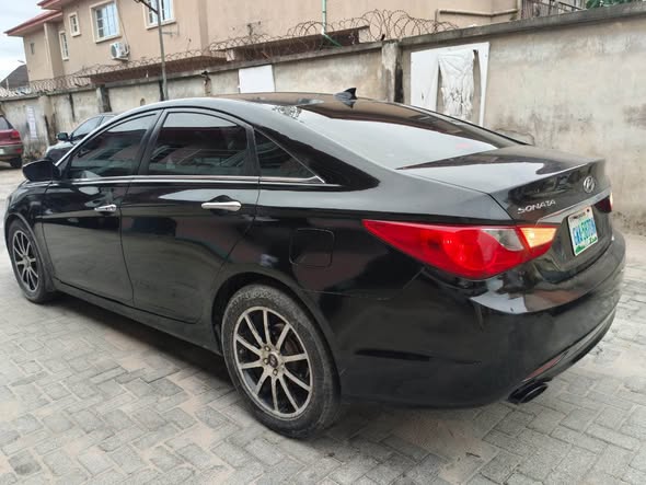 A picture of Hyundai sonata