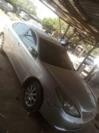 A picture of LEXUS ES330 GOING