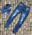 A picture of JEANS
