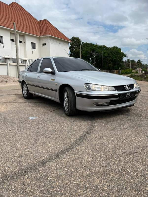 A picture of FOR SALE EXTREMELY CLEAN USED 406 MANUAL TRANSMISSION 2004 MODEL