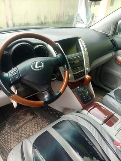 A picture of Lexus 05 full option