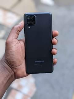 A picture of SAMSUNG A12