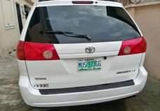 A picture of Toyota sienna