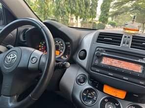A picture of TOYOTA RAV4 WITH VENZA ENGINE YEAR 2012 KEYLESS TYPE NOT