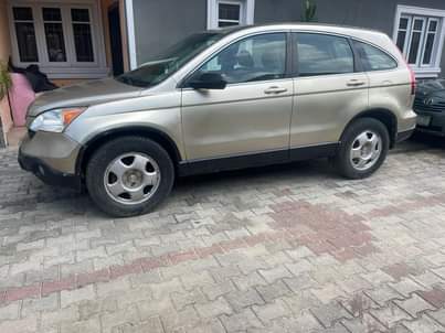 A picture of CRV 2009 neatly used first owner first body