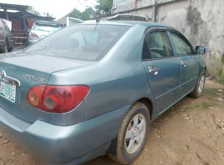 A picture of 2004 Toyota Corolla 2004