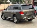 A picture of Toyota highlander 2010