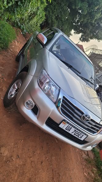toyota hilux vigo