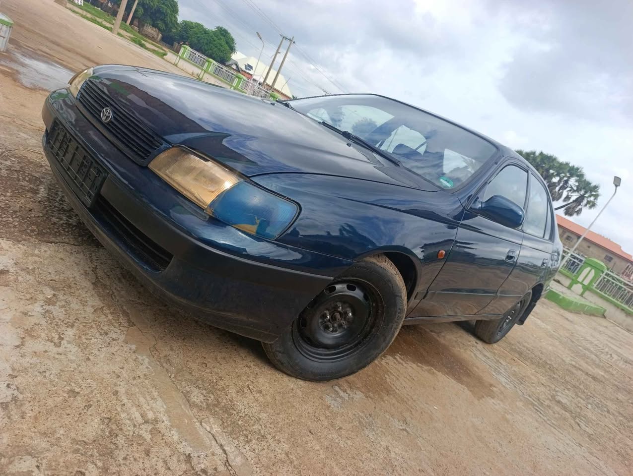 A picture of Toyota Carina E