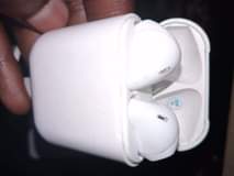 A picture of Bluetooth Earpods i12