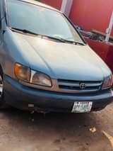 A picture of Toyota sienna