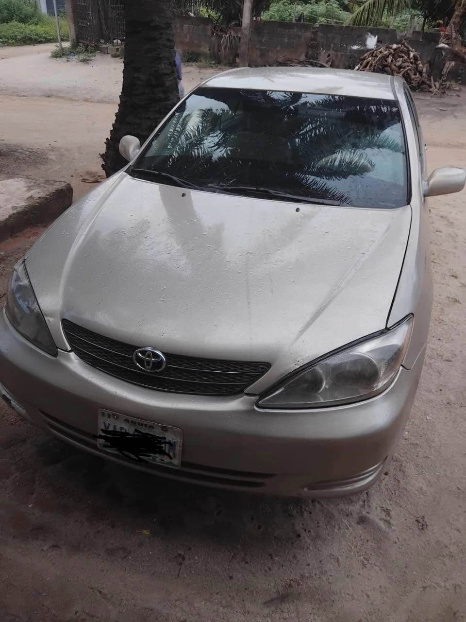 A picture of 2004 Toyota Camry