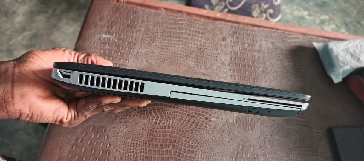 A picture of HP LAPTOP