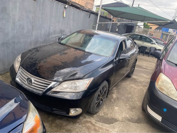 A picture of LEXUS ES350 2010 USED