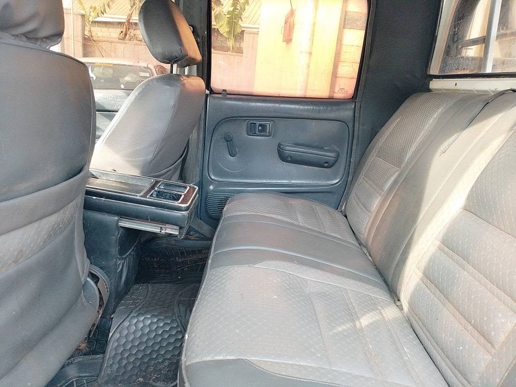 A picture of Toyota Hilux 45 millions manual diesel CALL 0786 92 82