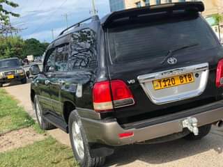 A picture of LAND CRUISER