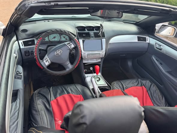 A picture of 2005 model Toyota solara