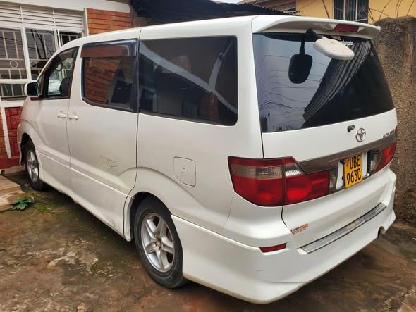 A picture of Toyota alphard 16m