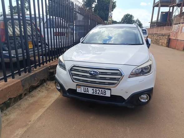 A picture of Subaru Outback 2015