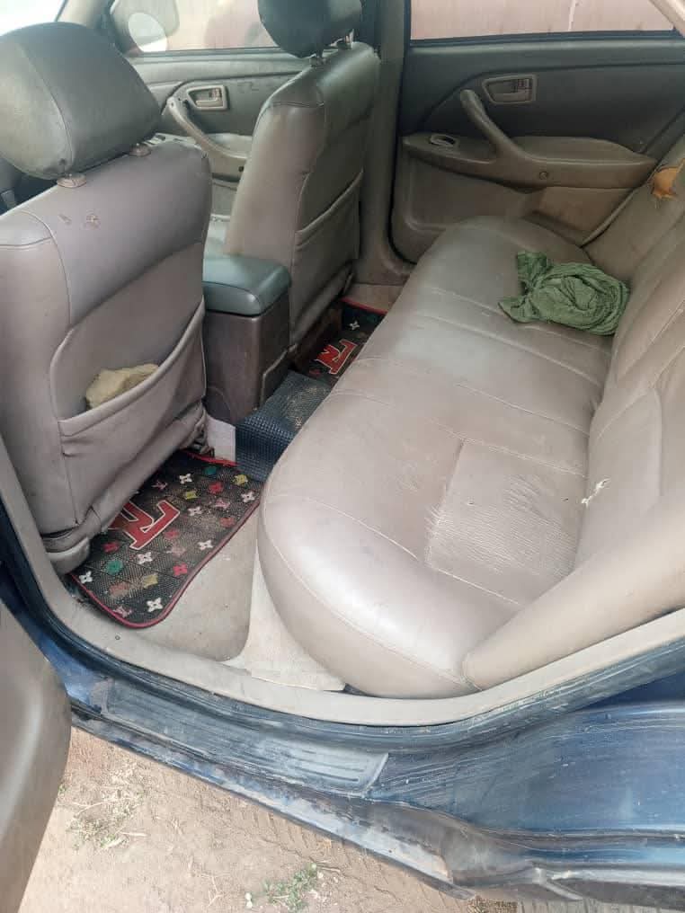 A picture of 2000 Toyota camry
