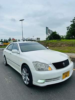 A picture of TOYOTA CROWN ATHLETE