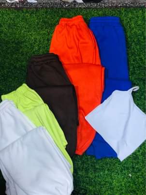 A picture of Sweater pants 35k