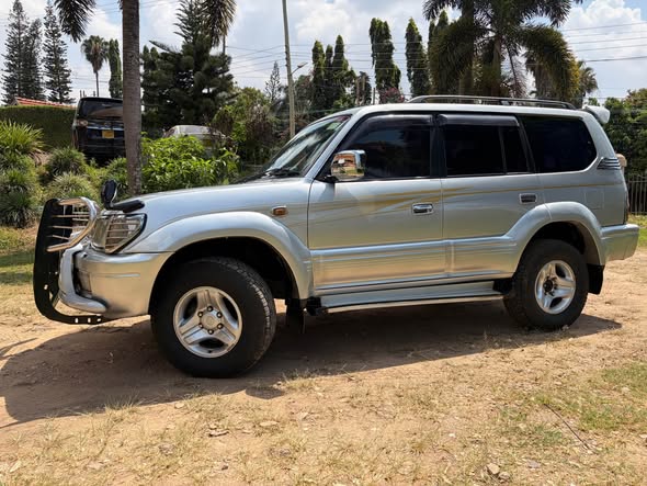 A picture of Prado TX 1KZ Diesel 28M WhatsApp 0726057699
