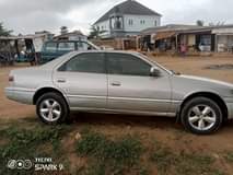A picture of Toyota camry 2000 TINY LIGHT
