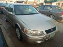 A picture of 2001 TOYOTA Camry