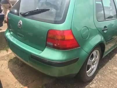 A picture of Volkswagen golf YEAR MODEL 2002 TRANSMISSION Automatic CONDITION Buy And