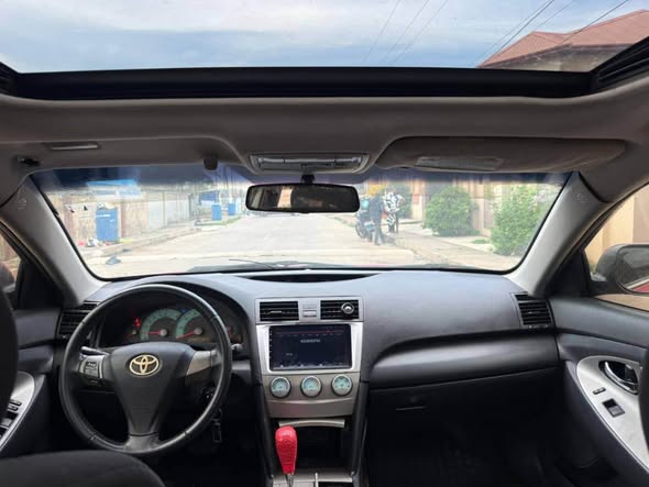 A picture of Toyota Camry 2008 SE