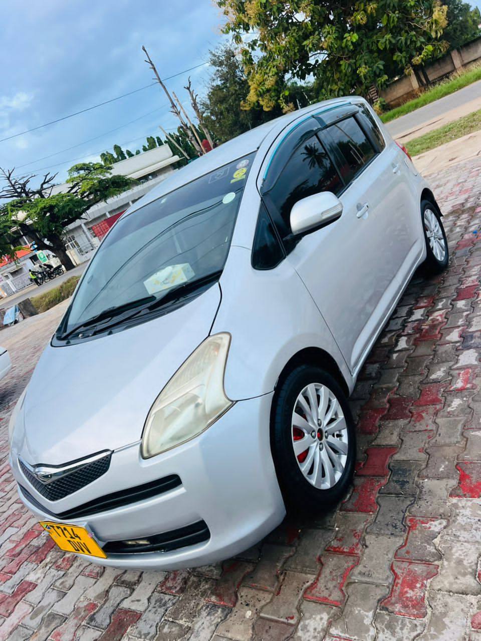 A picture of TOYOTA RACTIS 0685044002
