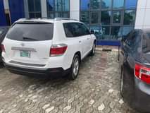 A picture of Super sharp Toyota highlander 2010