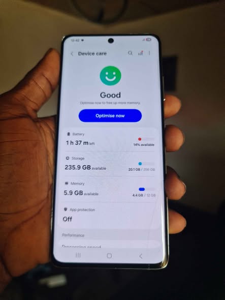 A picture of Clean Samsung s21 ultra 5G 12gb ram 256gb inbuilt Dual