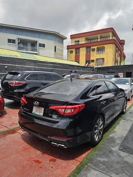 A picture of Hyundai Sonata 2016